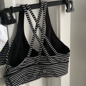 Lululemon sports bra